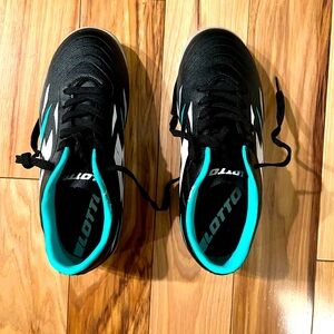 Kids indoor soccer cleats.